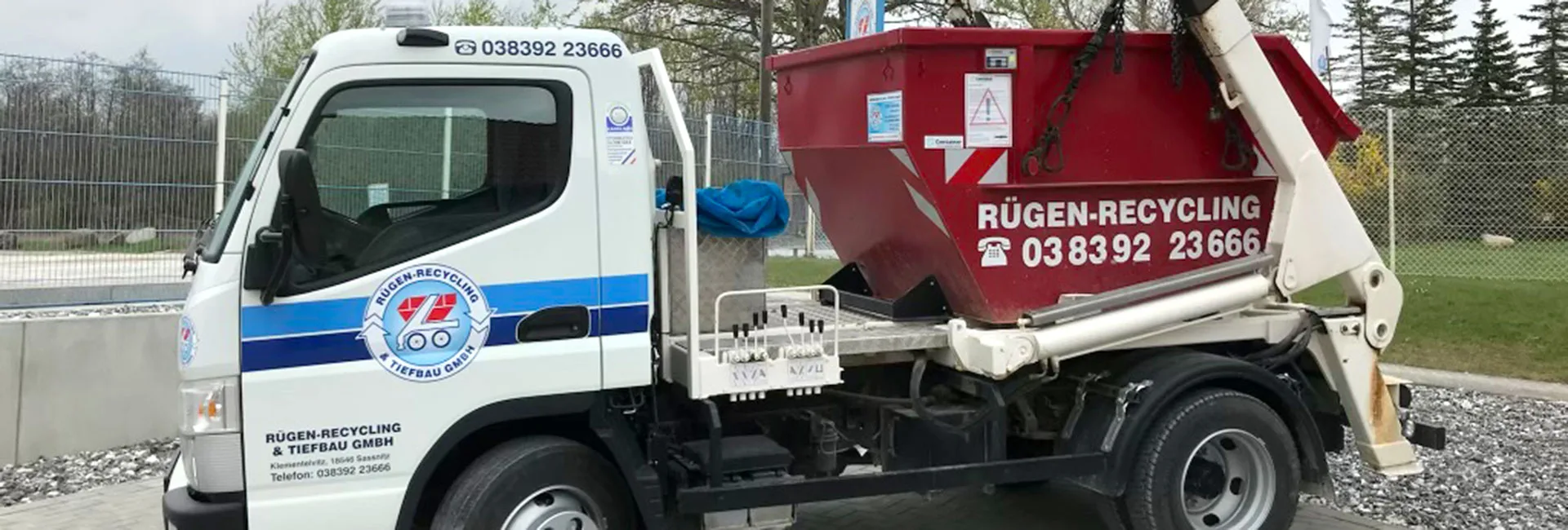 Entsorgungscontainer auf Rügen - Rügen Recycling & Tiefbau GmbH